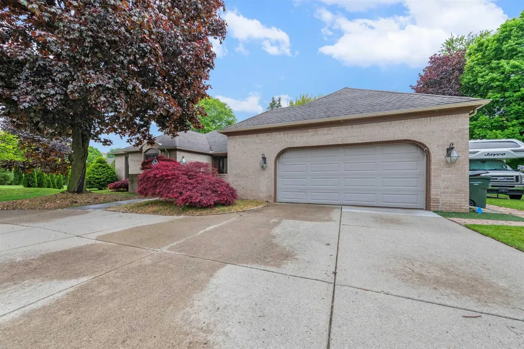13825 Woodsett Court Shelby Charter Township MI 48315