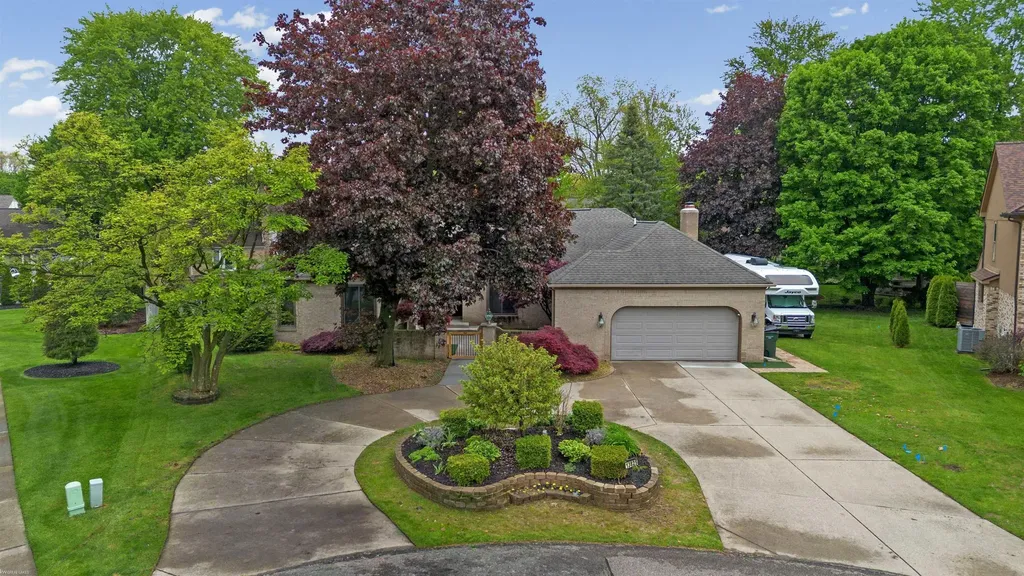 13825 Woodsett Court Shelby Charter Township MI 48315