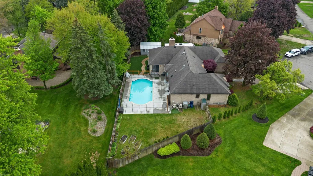 13825 Woodsett Court Shelby Charter Township MI 48315