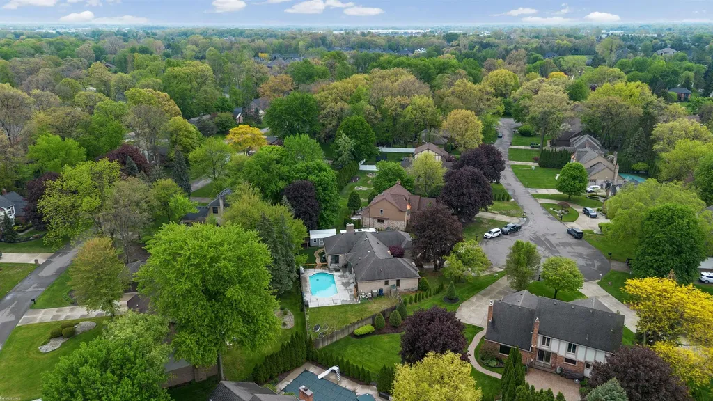 13825 Woodsett Court Shelby Charter Township MI 48315
