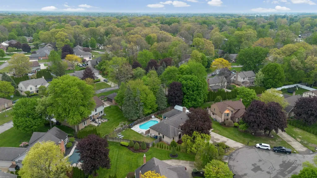 13825 Woodsett Court Shelby Charter Township MI 48315