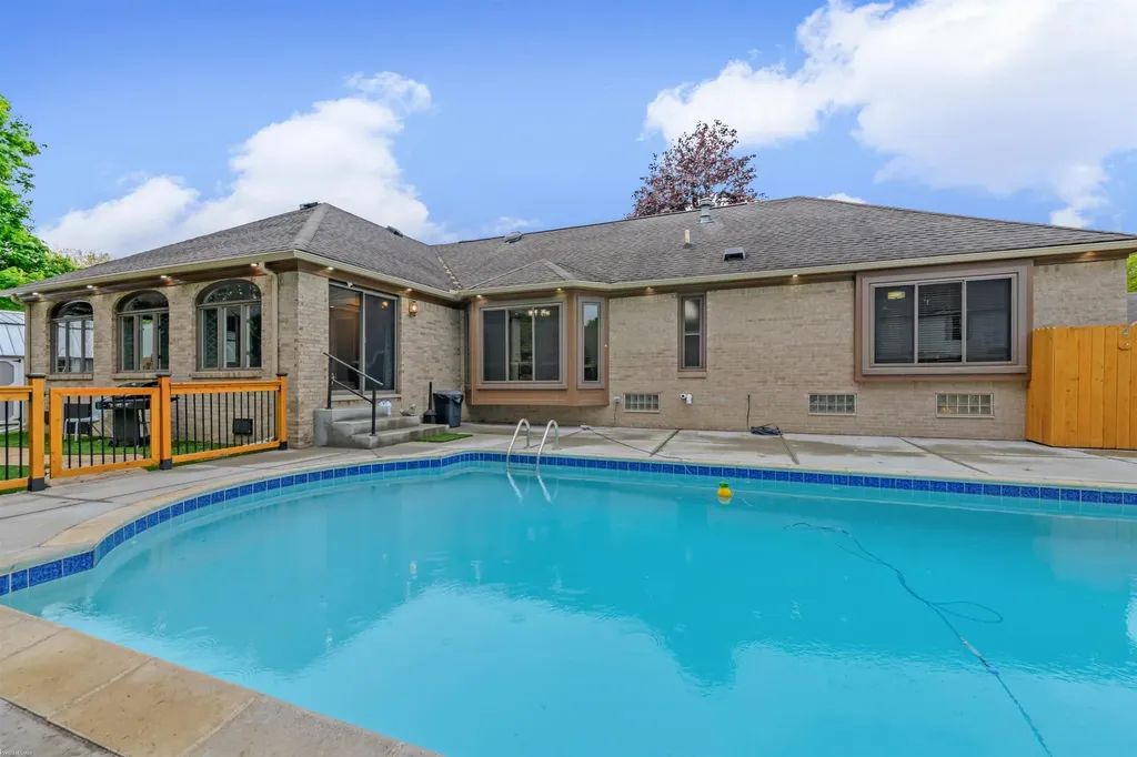 13825 Woodsett Court Shelby Charter Township MI 48315