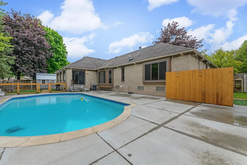 13825 Woodsett Court Shelby Charter Township MI 48315