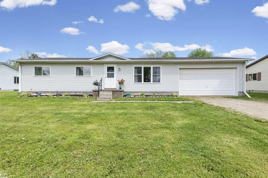102 Charles Street Capac Village MI 48014