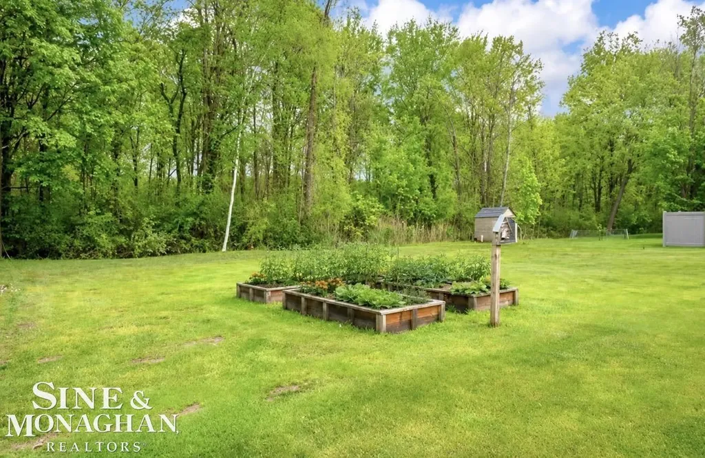 9445 Folkert Road Clay Township MI 48001