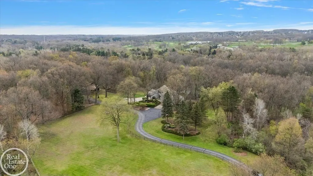3750 Orion Road Oakland Charter Township MI 48363