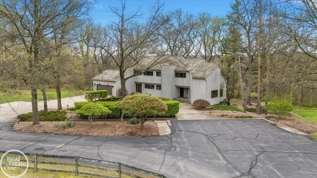 3750 Orion Road Oakland Charter Township MI 48363