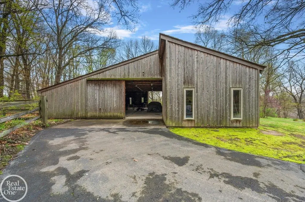 3750 Orion Road Oakland Charter Township MI 48363