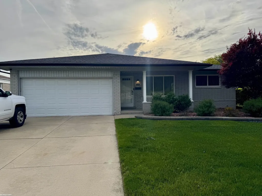 34391 Brookshire Drive Sterling Heights City MI 48312