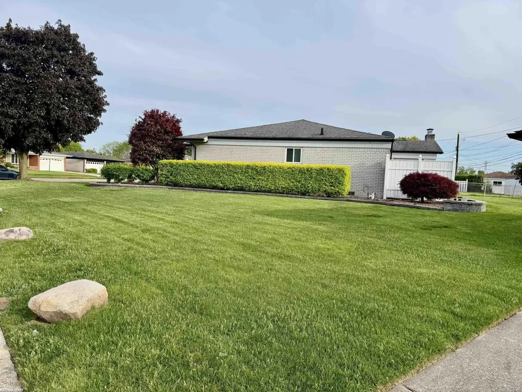34391 Brookshire Drive Sterling Heights City MI 48312