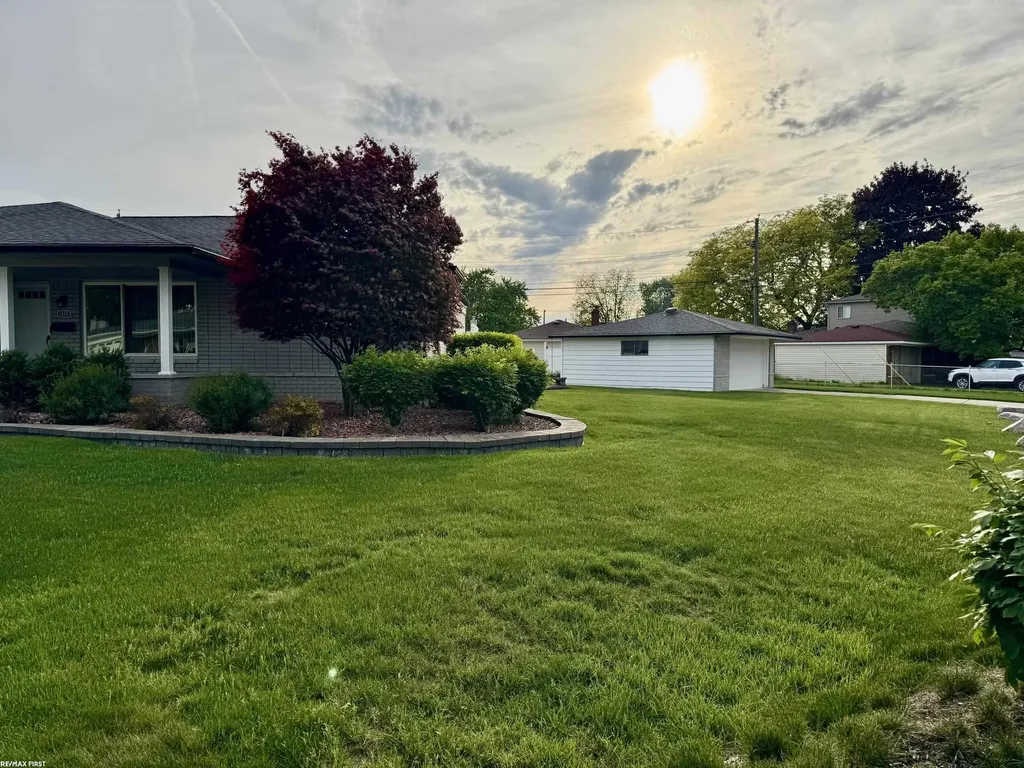 34391 Brookshire Drive Sterling Heights City MI 48312