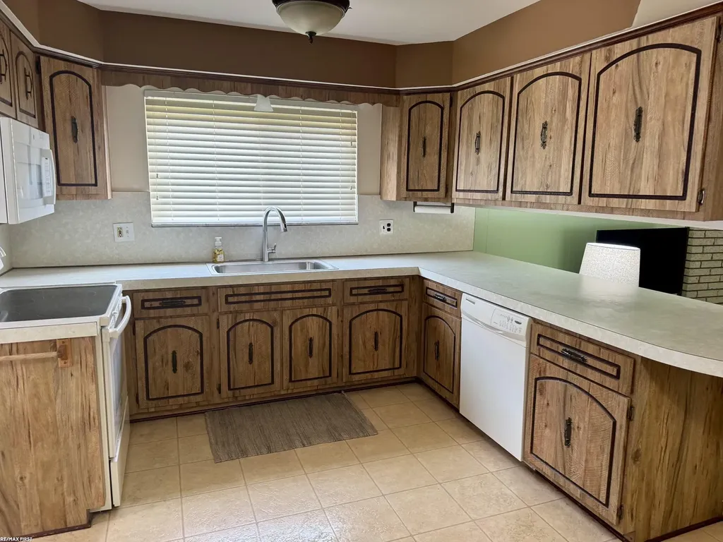 34391 Brookshire Drive Sterling Heights City MI 48312