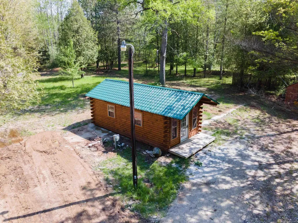 7147 Suerwier Road Applegate Village MI 48401