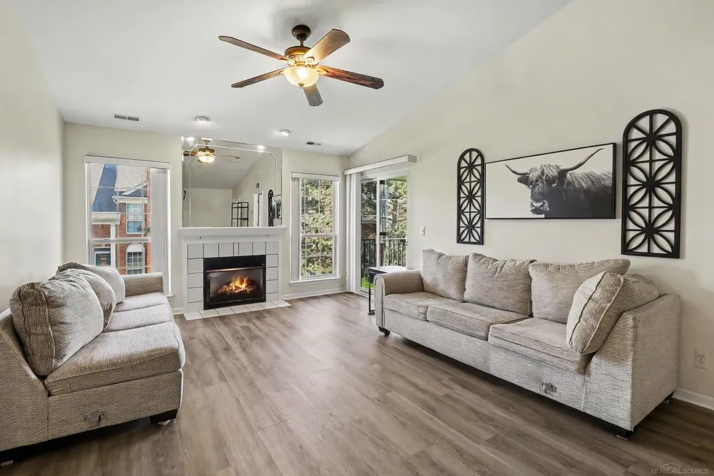 52328 Heatherstone Avenue Macomb Township MI 48042