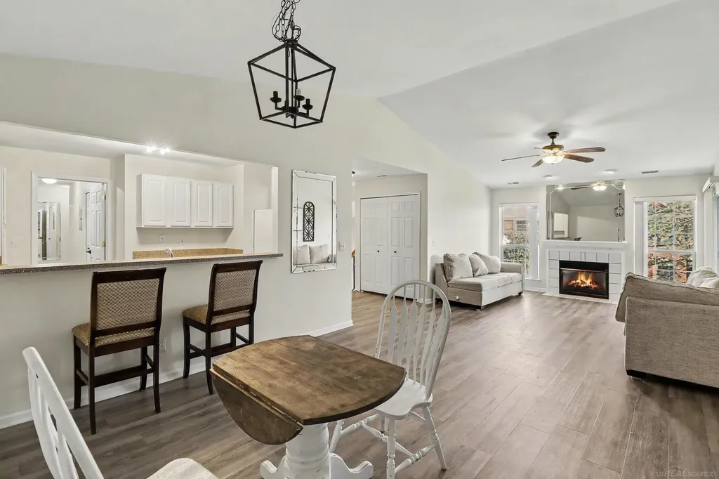52328 Heatherstone Avenue Macomb Township MI 48042