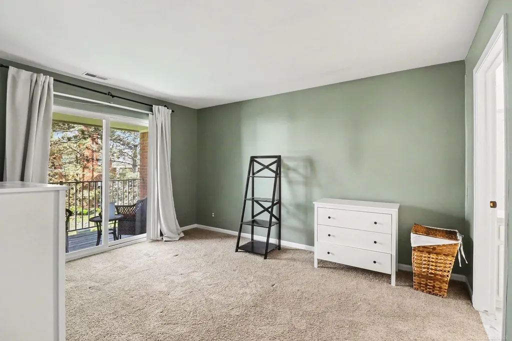 52328 Heatherstone Avenue Macomb Township MI 48042