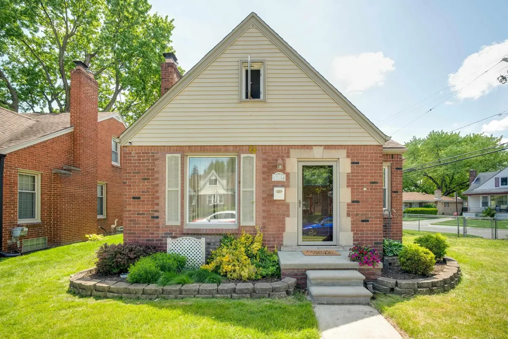 15214 Nehls Avenue Eastpointe City MI 48021