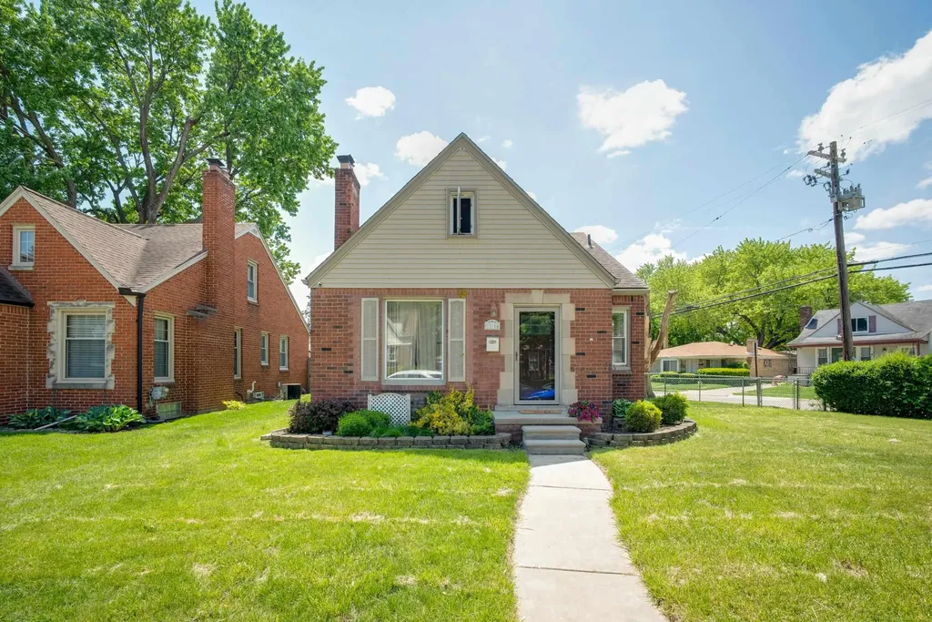 15214 Nehls Avenue Eastpointe City MI 48021