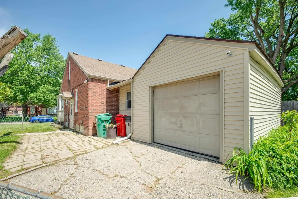 15214 Nehls Avenue Eastpointe City MI 48021