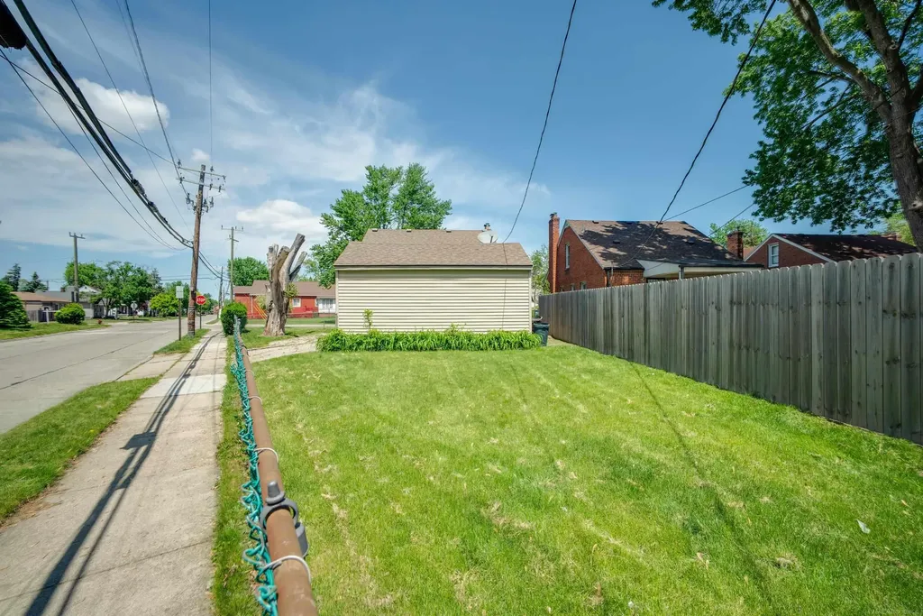 15214 Nehls Avenue Eastpointe City MI 48021