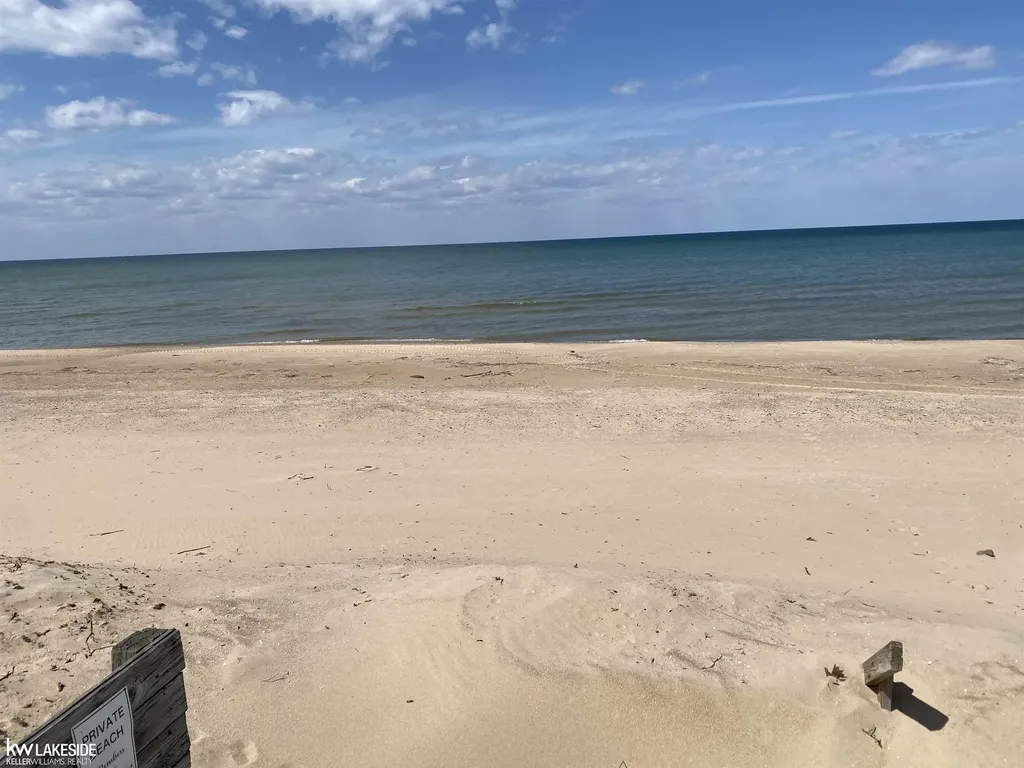 5815 Oak Pointe Drive Caseville Township MI 48725