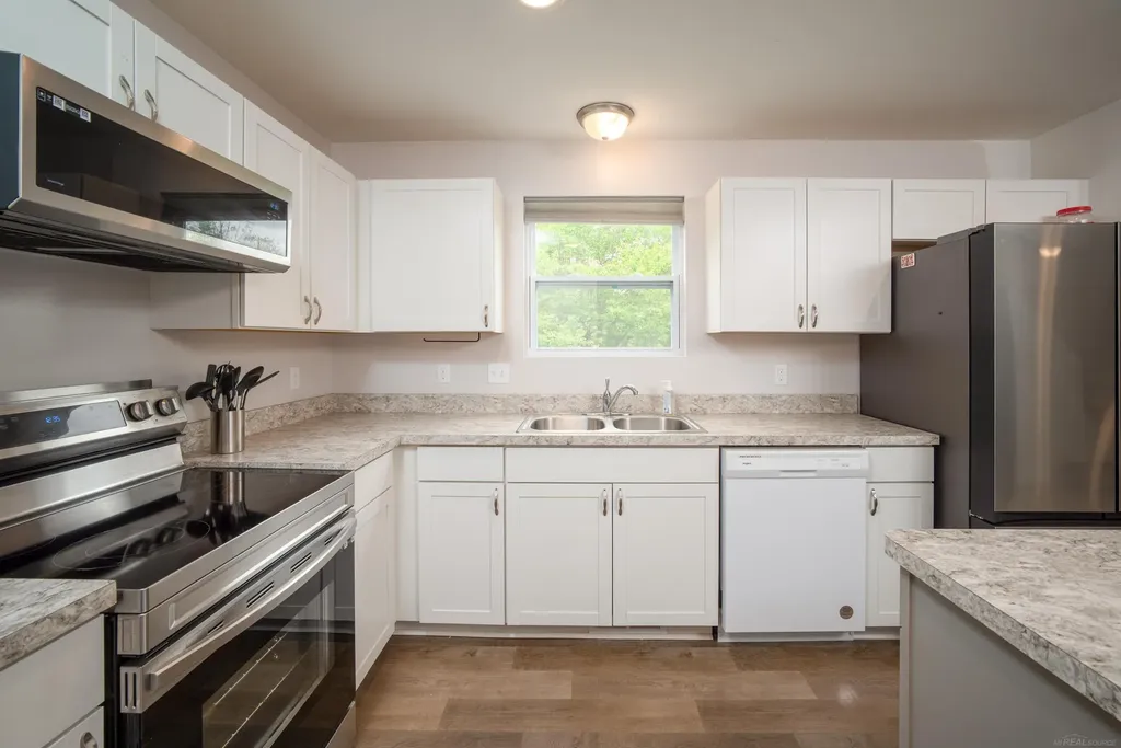 32215 Haverhill Street New Haven Village MI 48048