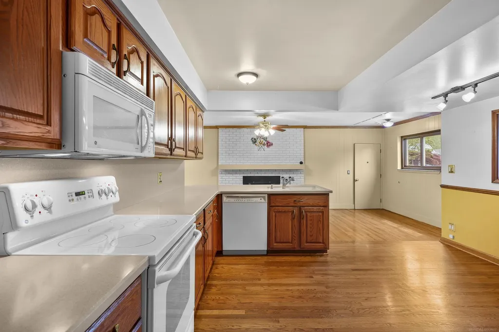 11971 Fairview Drive Sterling Heights City MI 48312