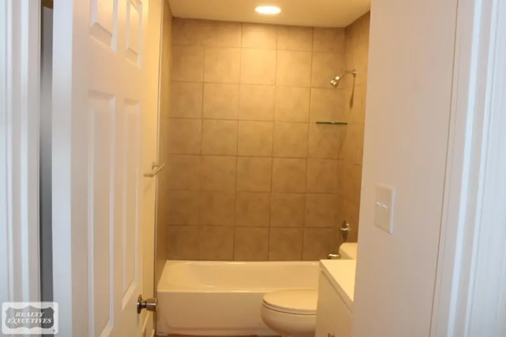 27835 Oneil Street Roseville City MI 48066
