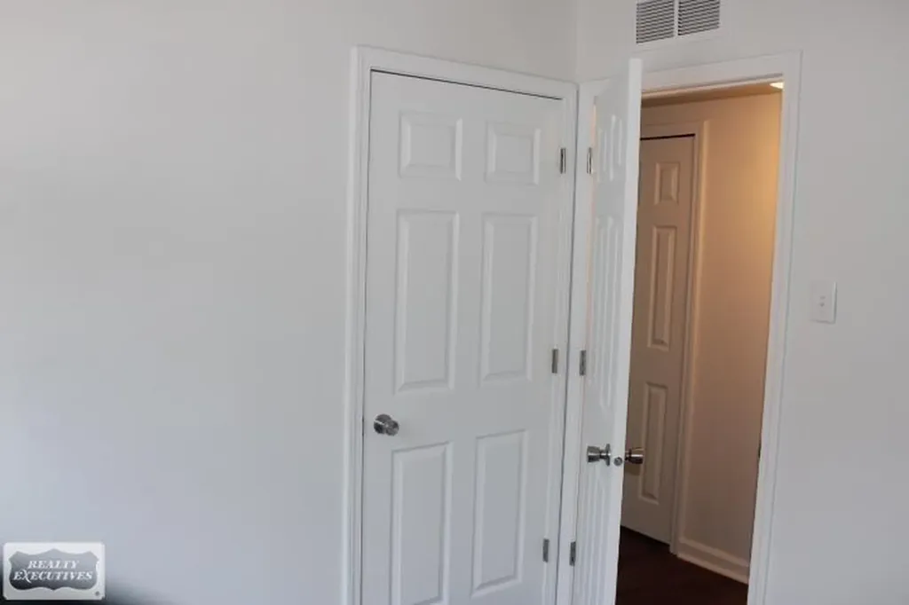 27835 Oneil Street Roseville City MI 48066