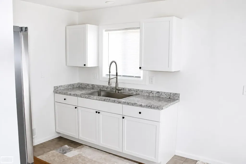 27835 Oneil Street Roseville City MI 48066