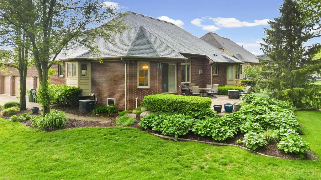 54316 Black Cherry Lane Shelby Charter Township MI 48315