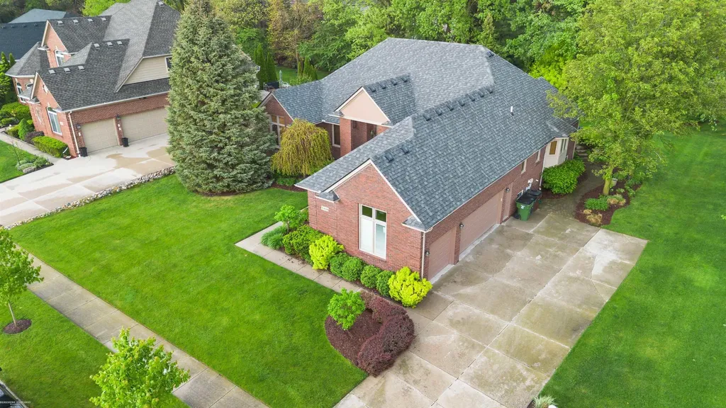 54316 Black Cherry Lane Shelby Charter Township MI 48315