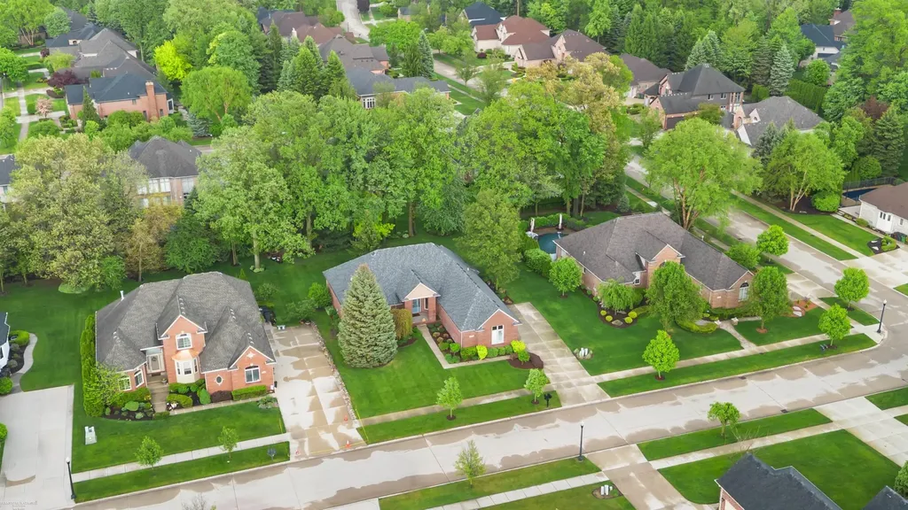 54316 Black Cherry Lane Shelby Charter Township MI 48315