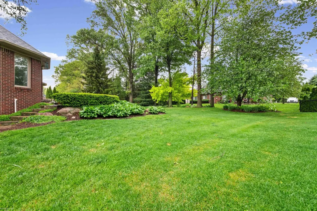 54316 Black Cherry Lane Shelby Charter Township MI 48315