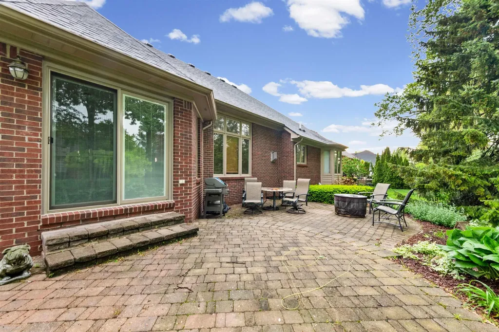 54316 Black Cherry Lane Shelby Charter Township MI 48315