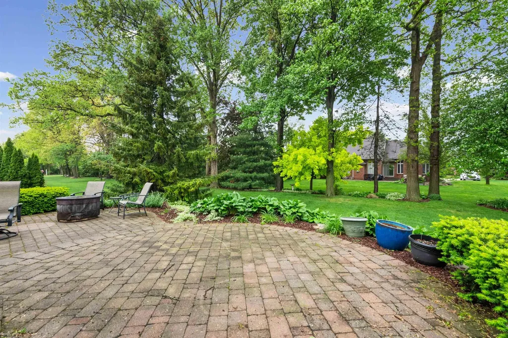 54316 Black Cherry Lane Shelby Charter Township MI 48315