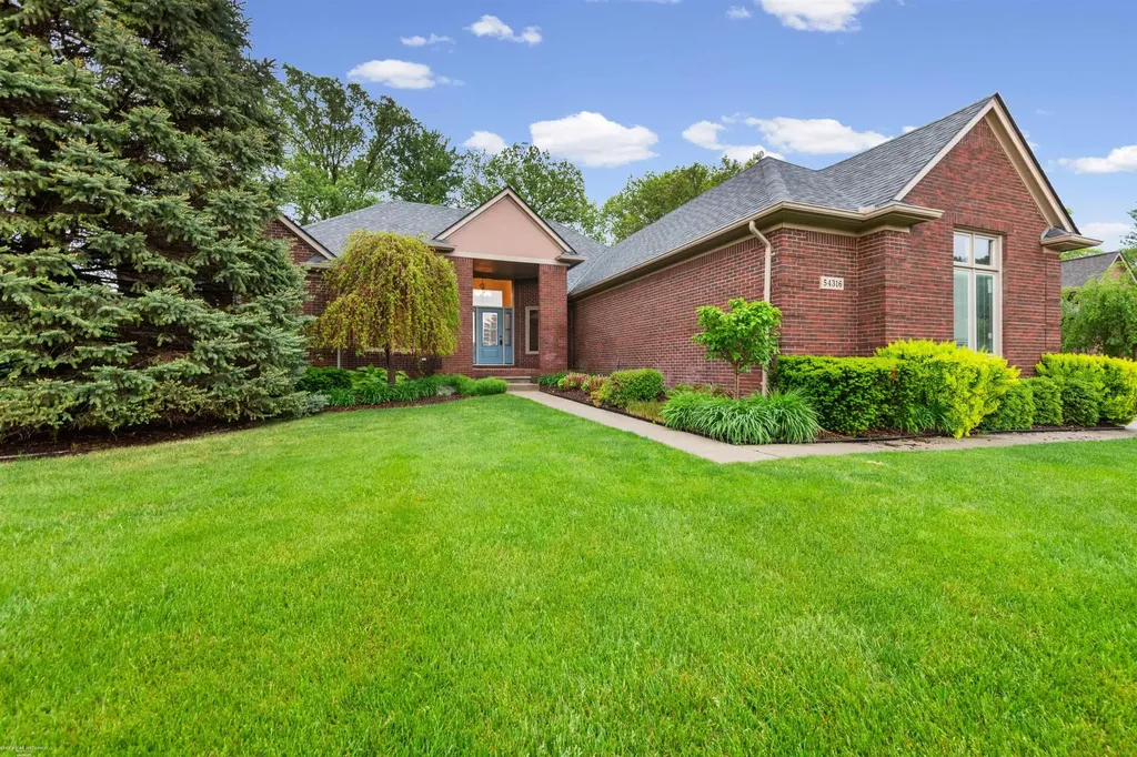 54316 Black Cherry Lane Shelby Charter Township MI 48315