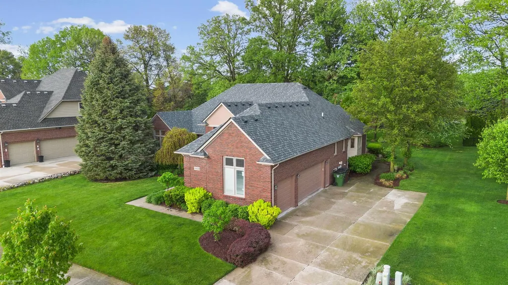 54316 Black Cherry Lane Shelby Charter Township MI 48315
