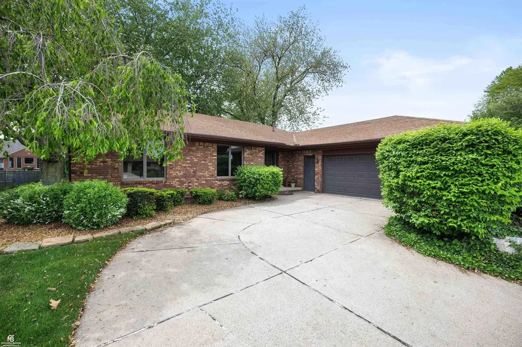 41397 Clairpointe St Street Harrison Charter Township MI 48045