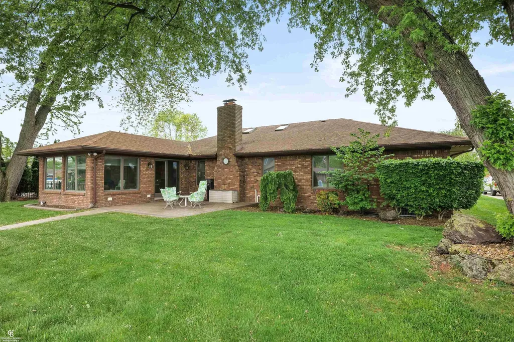 41397 Clairpointe St Street Harrison Charter Township MI 48045