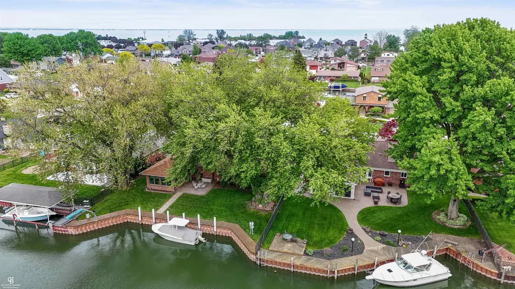 41397 Clairpointe St Street Harrison Charter Township MI 48045