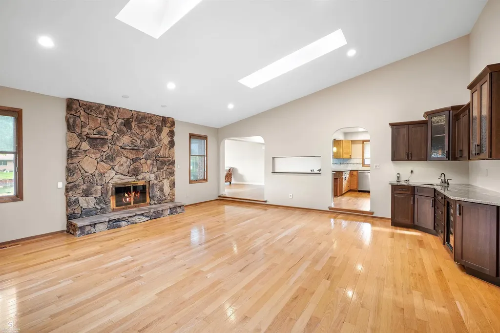 41397 Clairpointe St Street Harrison Charter Township MI 48045