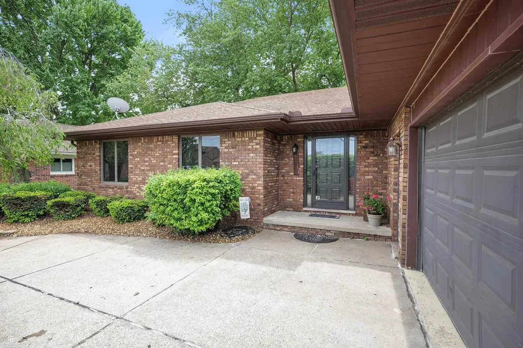 41397 Clairpointe St Street Harrison Charter Township MI 48045