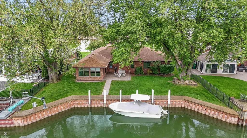 41397 Clairpointe St Street Harrison Charter Township MI 48045