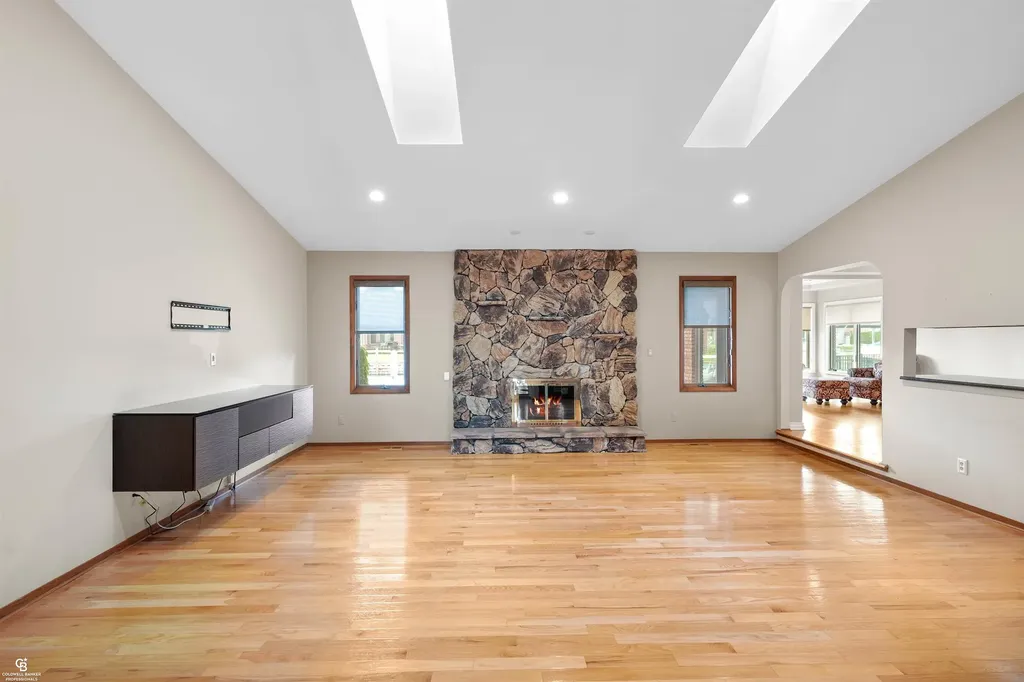 41397 Clairpointe St Street Harrison Charter Township MI 48045
