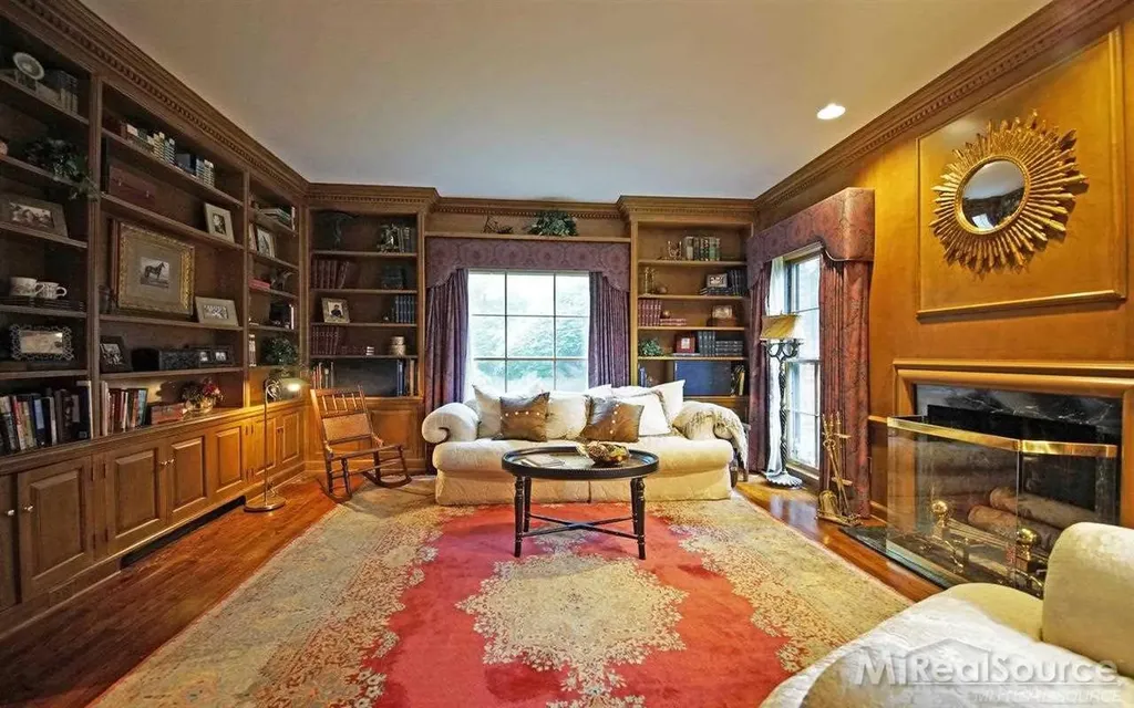 45 Lakecrest Lane Grosse Pointe Farms City MI 48236
