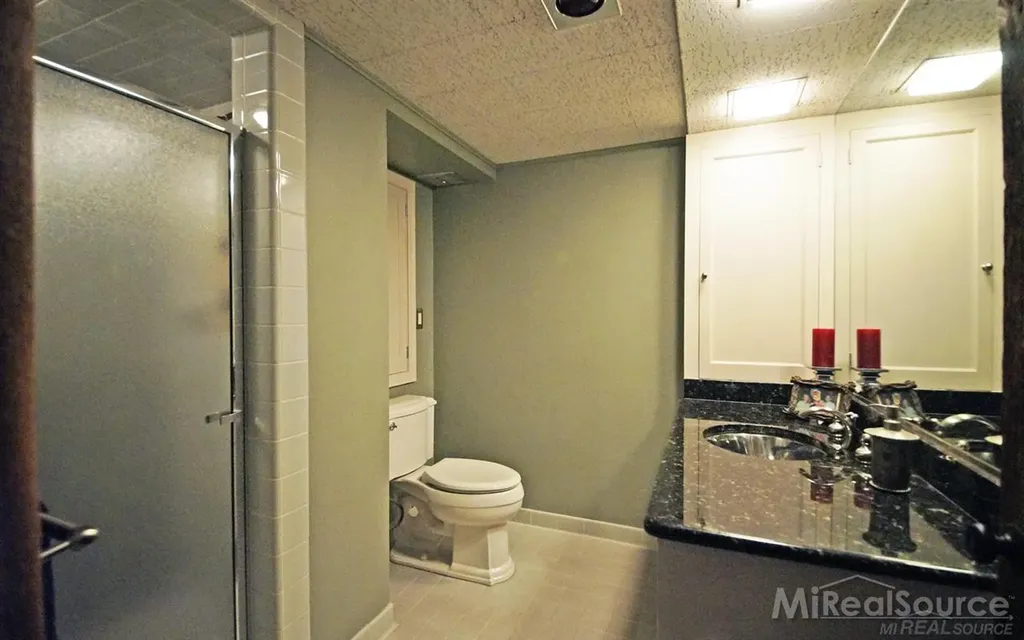 45 Lakecrest Lane Grosse Pointe Farms City MI 48236