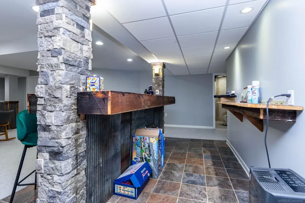 2133 Cove Road Wales Township MI 48027