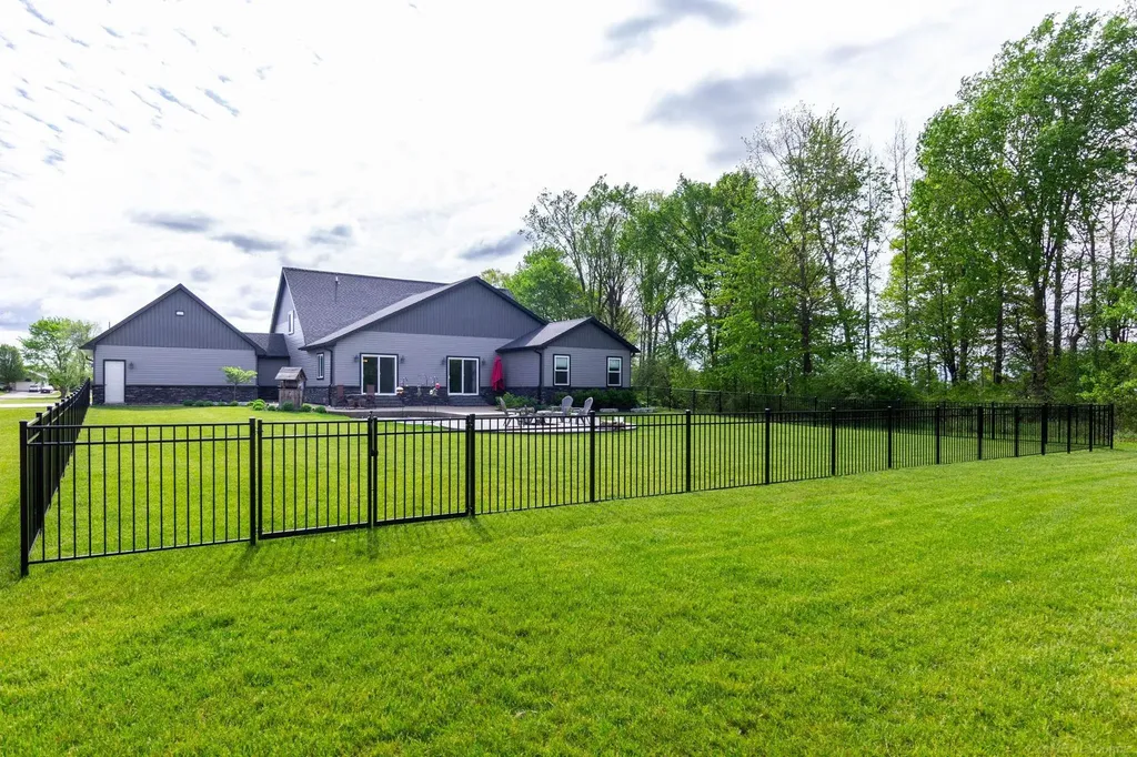 2133 Cove Road Wales Township MI 48027