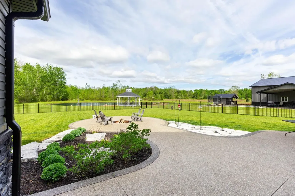 2133 Cove Road Wales Township MI 48027